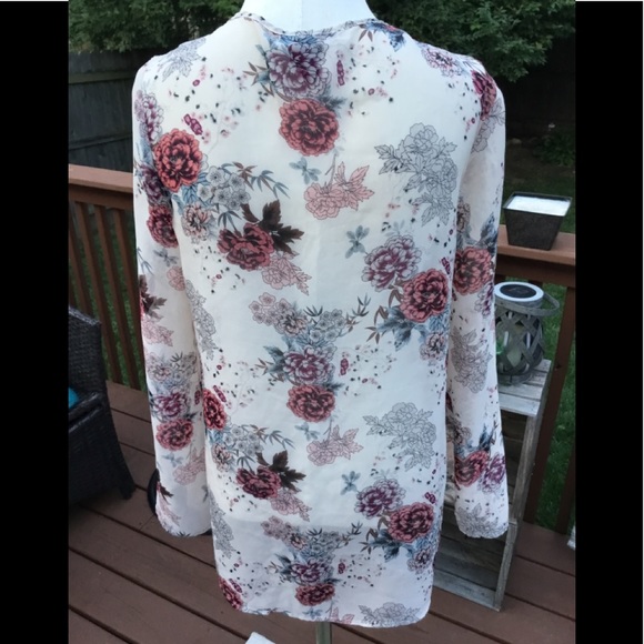 About a Girl Sheer long sleeve floral tunic size small - Picture 2 of 8